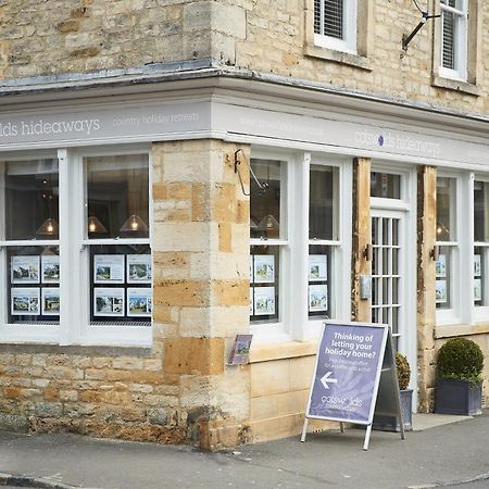 Fairfields Villa Moreton-in-Marsh Exterior photo