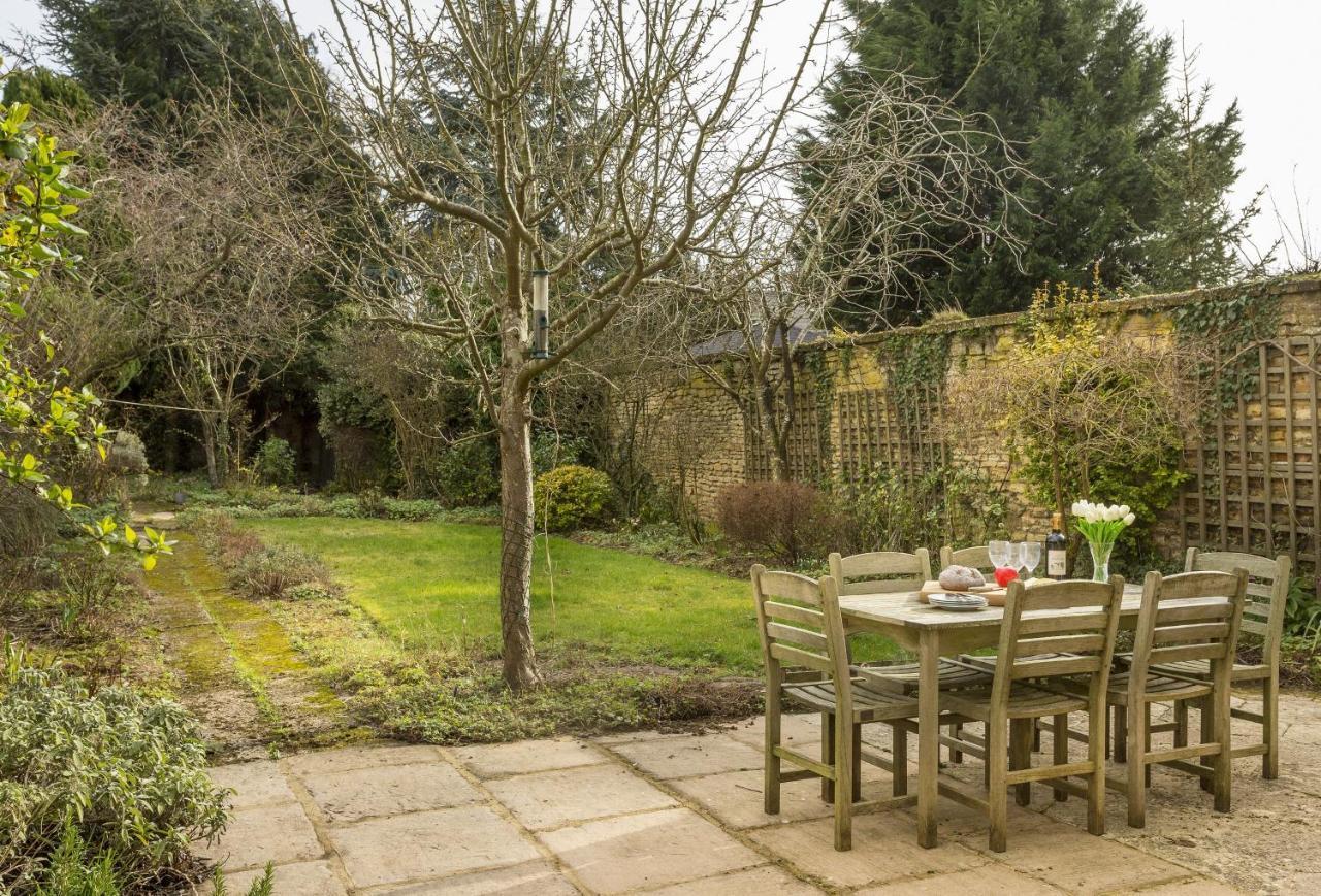 Fairfields Villa Moreton-in-Marsh Exterior photo