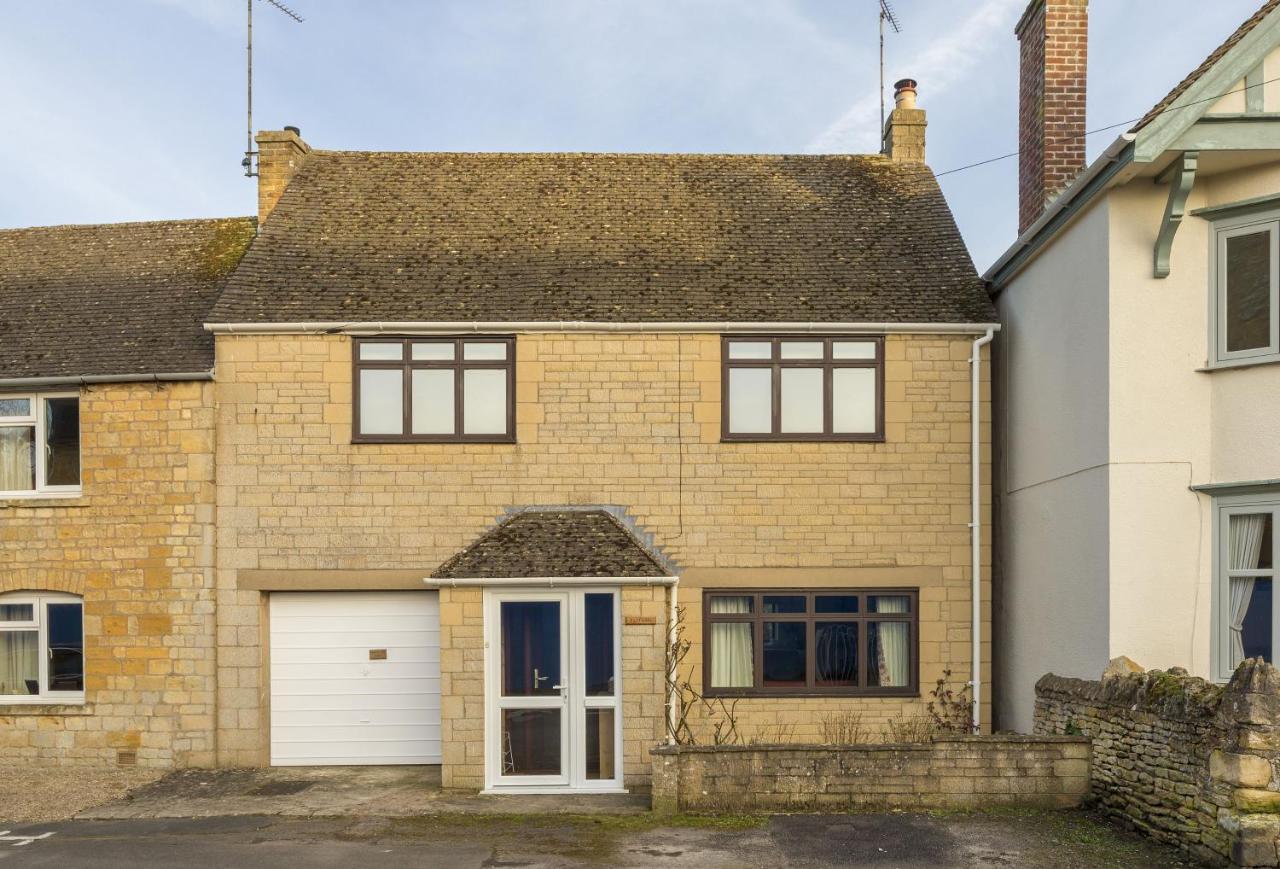 Fairfields Villa Moreton-in-Marsh Exterior photo